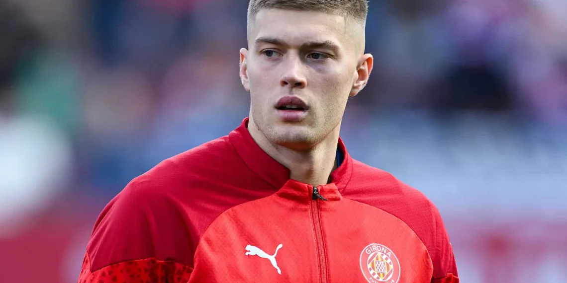 GIRONA, SPAIN - DECEMBER 02: Artem Dovbyk of Girona FC looks on prior to he LaLiga EA Sports match between Girona FC and Valencia CF at Montilivi Stadium on December 02, 2023 in Girona, Spain. (Photo by David Ramos/Getty Images)