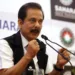 Sahara Group Chairman Subrata Roy gestures as he speaks during a news conference in Kolkata November 29, 2013. REUTERS/Rupak De Chowdhuri (INDIA - Tags: BUSINESS REAL ESTATE)