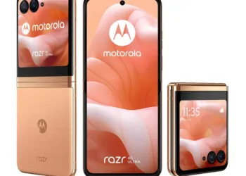 Deal: Get Motorola Razr 40 Ultra Peach Fuzz for ₹69,999