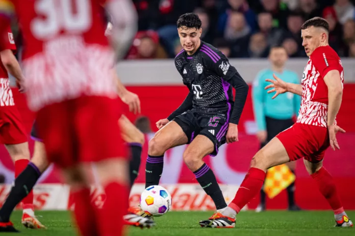 GHp1F0fWIAcqgSK Bayern Munich Bayern Munich