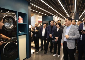 Samsung Introduces AI and Advanced Connectivity Features for India's Tech-Enthusiasts