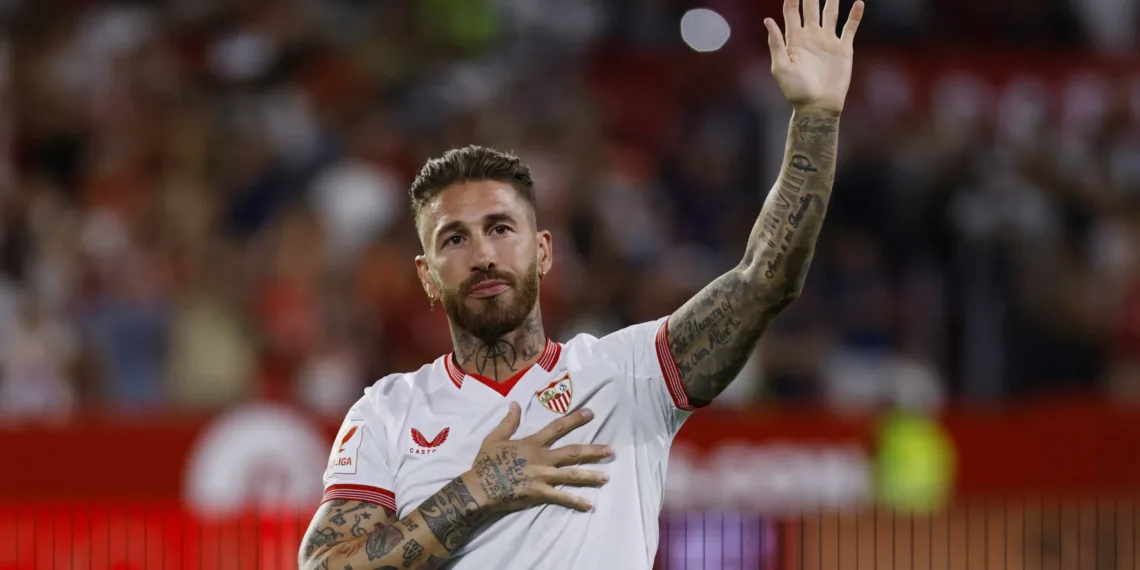 Soccer Football - Sevilla unveil new signing Sergio Ramos - Ramon Sanchez Pizjuan, Seville, Spain - September 6, 2023 Sevilla's Sergio Ramos waves to fans during the presentation REUTERS/Marcelo Del Pozo
