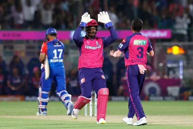 Rishabh Pant lost his 100 IPL Match Against RR but Received a Special Jersey from Ricky Ponting