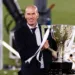 MADRID, SPAIN - JULY 16: Zinedine Zidane head coach of Real Madrid celebrates with the La Liga trophy after the La Liga match between Real Madrid CF and Villarreal CF at Estadio Alfredo Di Stefano on July 16, 2020 in Madrid, Spain. (Photo by Ricardo Nogueira/Eurasia Sport Images/Getty Images)