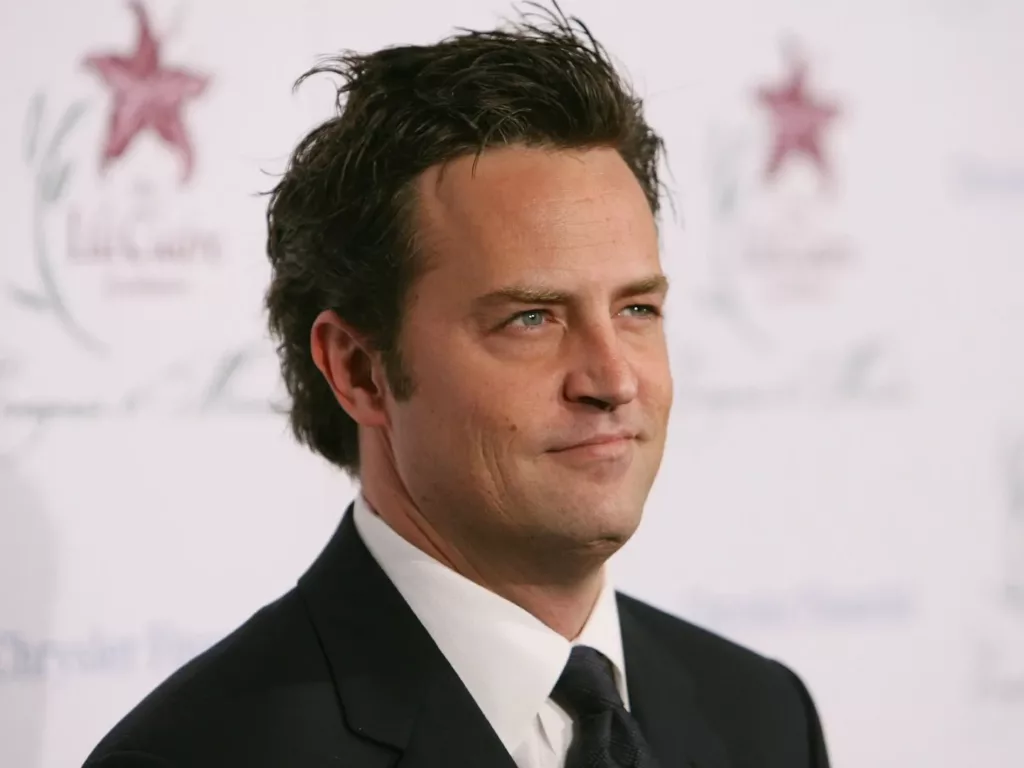 mat5 Matthew Perry Net Worth: Get A Complete Updates on Canadian Comedian