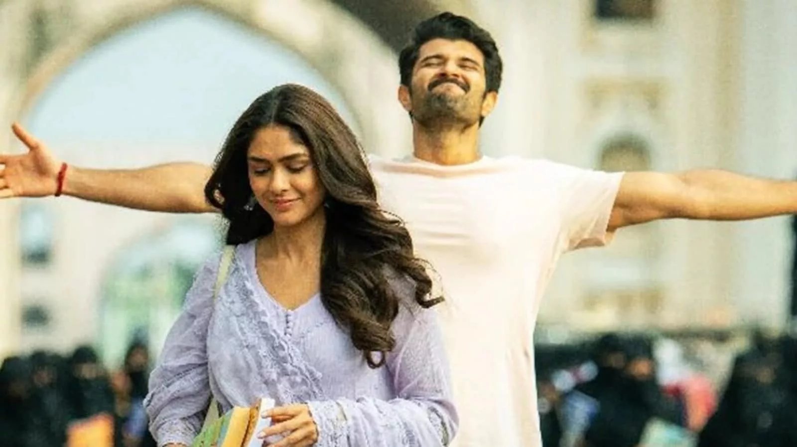 Family Star Box Office Collection: Vijay Deverakonda and Mrunal Thakur’s Film Struggles to Impress Audiences