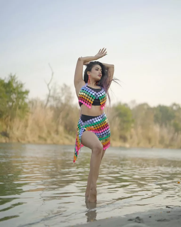 Gima Ashi Hot Pics
