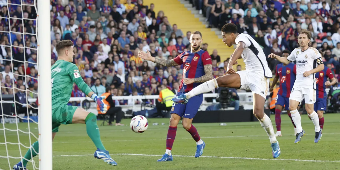 Soccer Football - LaLiga - FC Barcelona v Real Madrid - Estadi Olimpic Lluis Companys, Barcelona, Spain - October 28, 2023 Real Madrid's Jude Bellingham scores their second goal REUTERS/Albert Gea