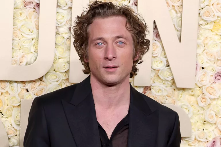 Spectacular Jeremy Allen White Height, Net Worth, Career, Movies, and More