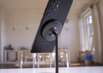 Ambrane Unveils AeroSync Duo MagSafe 2-in-1 Wireless Charger Stand