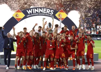 Soccer Football - UEFA Nations League Final - Croatia v Spain - Feyenoord Stadium, Rotterdam, Netherlands - June 18, 2023 Spain's Jordi Alba lifts the trophy with teammates after winning the UEFA Nations League final REUTERS/Yves Herman