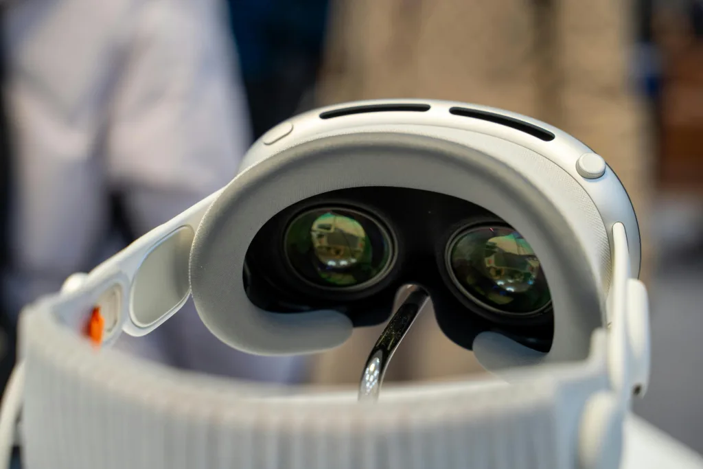 The Apple Vision Pro Goes Global: Will This Mark a Change for Wearable Tech?