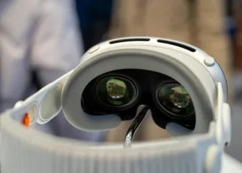 The Apple Vision Pro Goes Global: Will This Mark a Change for Wearable Tech?