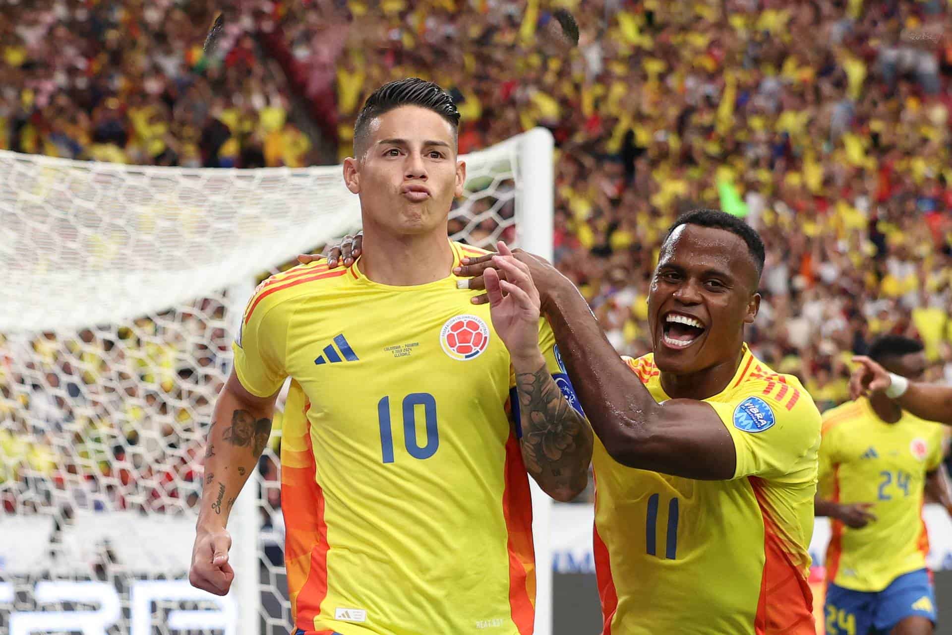 GLENDALE, ARIZONA - JULY 06: James Rodriguez of Colombia celebrates after scoring the team's second goal during the CONMEBOL Copa America 2024 quarter-final match between Colombia and Panama at State Farm Stadium on July 06, 2024 in Glendale, Arizona.   Jamie Squire/Getty Images/AFP (Photo by JAMIE SQUIRE / GETTY IMAGES NORTH AMERICA / Getty Images via AFP)