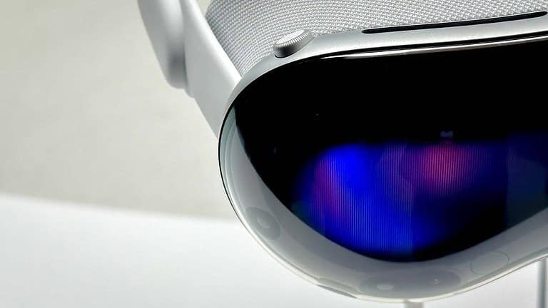 Samsung’s Android XR Headset Set to Compete with Apple Vision Pro, Developer Version Launching in October