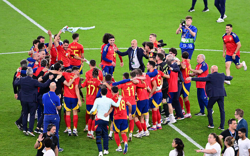 7C77IVPUERJQTMGRLRXCH5UPO4 How Spain Achieved Euro 2024 Victory: De la Fuente's Strategy, Morata's Leadership, and the Yamal-Williams Bond