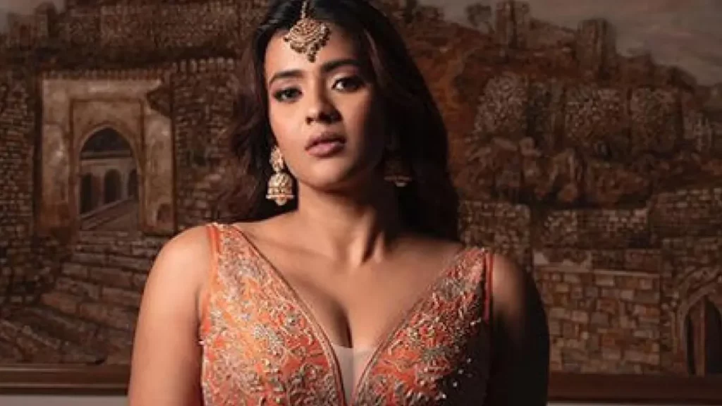 Hebah Patel Age The Sexiest List of Top 30 Telugu Heroine with Photos in 2024