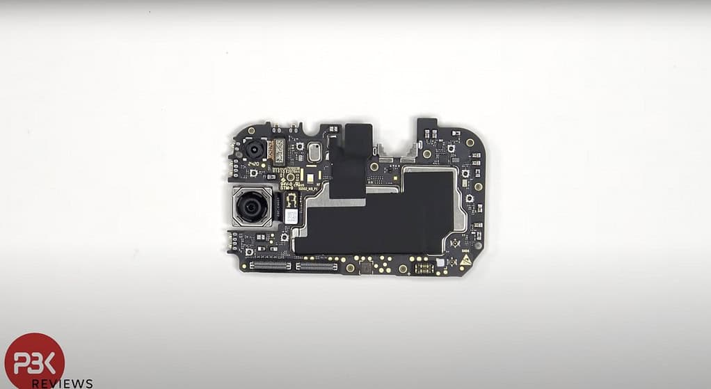 CMF Phone 1 Teardown: PBKreviews Reveals Moderate Repairability Score of 6.5/10