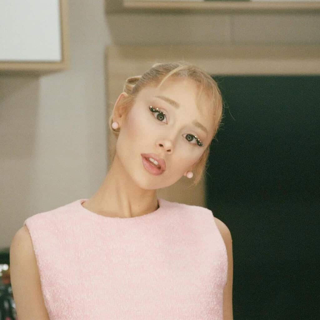 454799154 1607768319803458 7956049825086636509 n Gorgeous Ariana Grande Height, Age, Bio, Career, Income, and Family in 2025