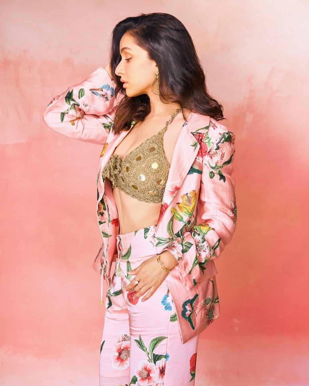 শ্রদ্ধা কাপুরের হট ছবি