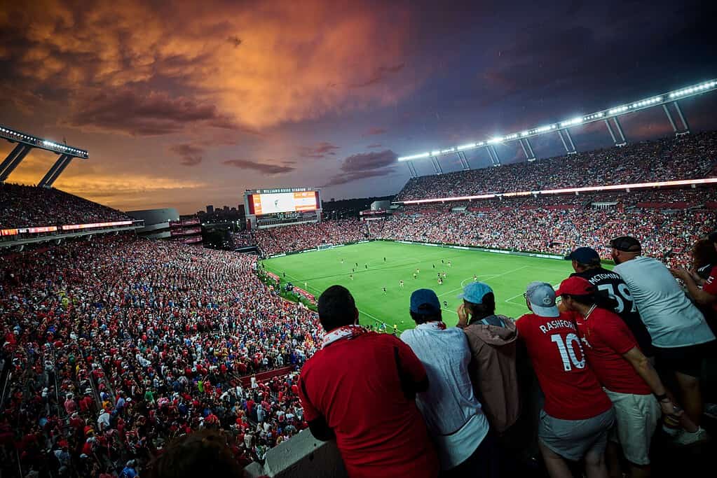 GUGgV0GWIAAXXMH Snapdragon eyes Old Trafford Naming Rights to Expand Manchester United Partnership