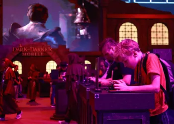 KRAFTON's Dark and Darker Mobile Makes Waves at Gamescom 2024