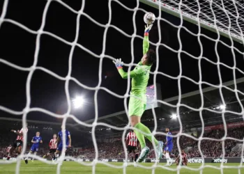 Soccer Football - Premier League - Brentford v Chelsea - Brentford Community Stadium, London, Britain - October 19, 2022 Chelsea's Kepa Arrizabalaga saves a shot on goal Action Images via Reuters/Andrew Boyers