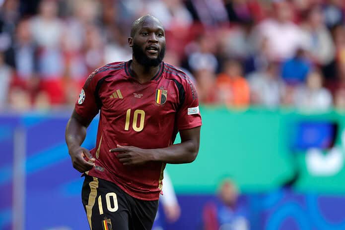 licensed-image Romelu Lukaku Departs Chelsea for €30m Napoli Move: Conte Reunion Promises Prolific Revival