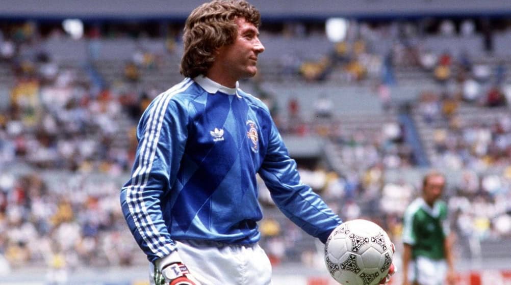 pat jennings nordirland 1528460500 15892 Who is the oldest football player to have ever competed in a World Cup?