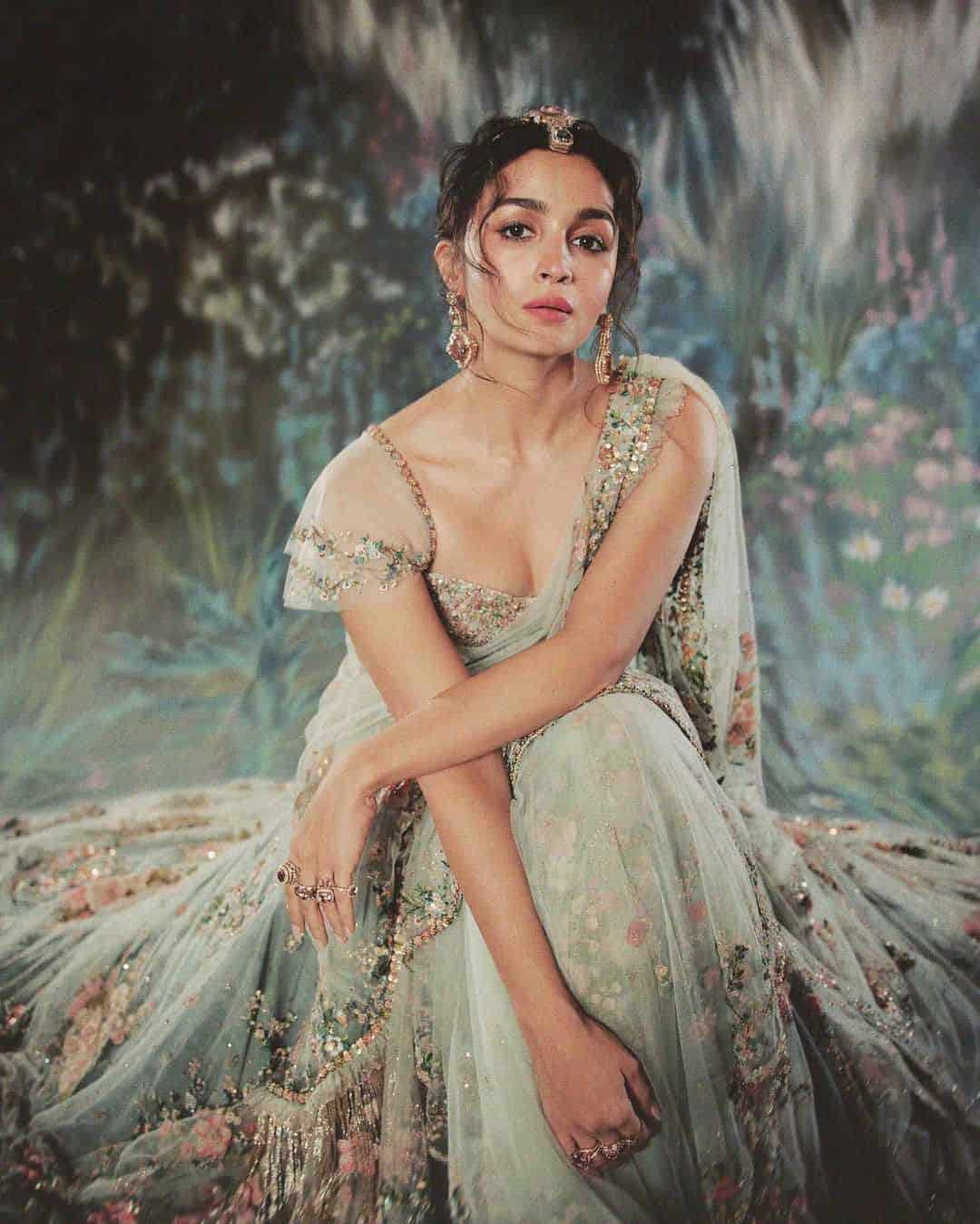 Alia Bhatt Reveals First Look of Her Fierce 'Jigra' Avatar; New Poster Unveiled with Vedang Raina