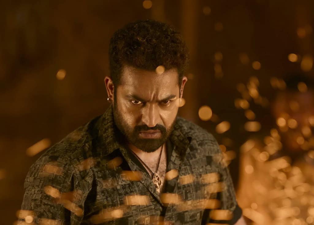 GXHmFpEboAAo3lA Devara Part 1 Trailer Out: A Red Sea of Power and Fear Unveiled in Jr NTR, Saif Ali Khan, and Janhvi Kapoor’s Epic