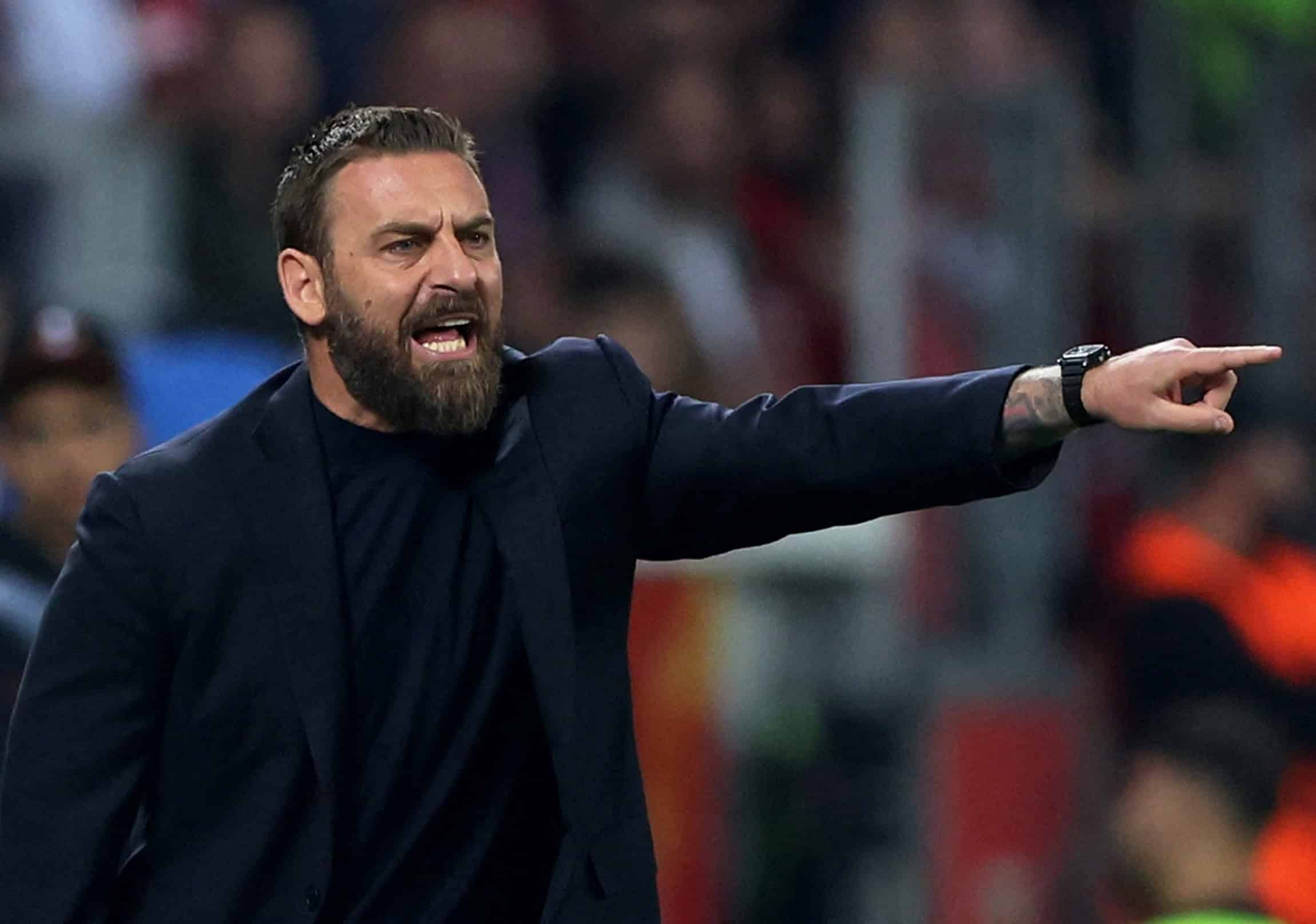 FILE PHOTO: Soccer Football - Europa League - Semi Final - Second Leg - Bayer Leverkusen v AS Roma - BayArena, Leverkusen, Germany - May 9, 2024 AS Roma coach Daniele De Rossi REUTERS/Thilo Schmuelgen/File Photo