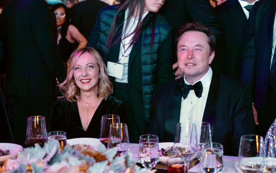 ll5 Elon Musk confirms that he is "Not Dating" when the internet links him to Giorgia Meloni of Italy