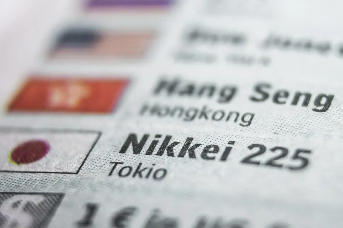 Nikkei Index Plummets Over 4% Amid Yen Strength, While Hong Kong and Shanghai Rally