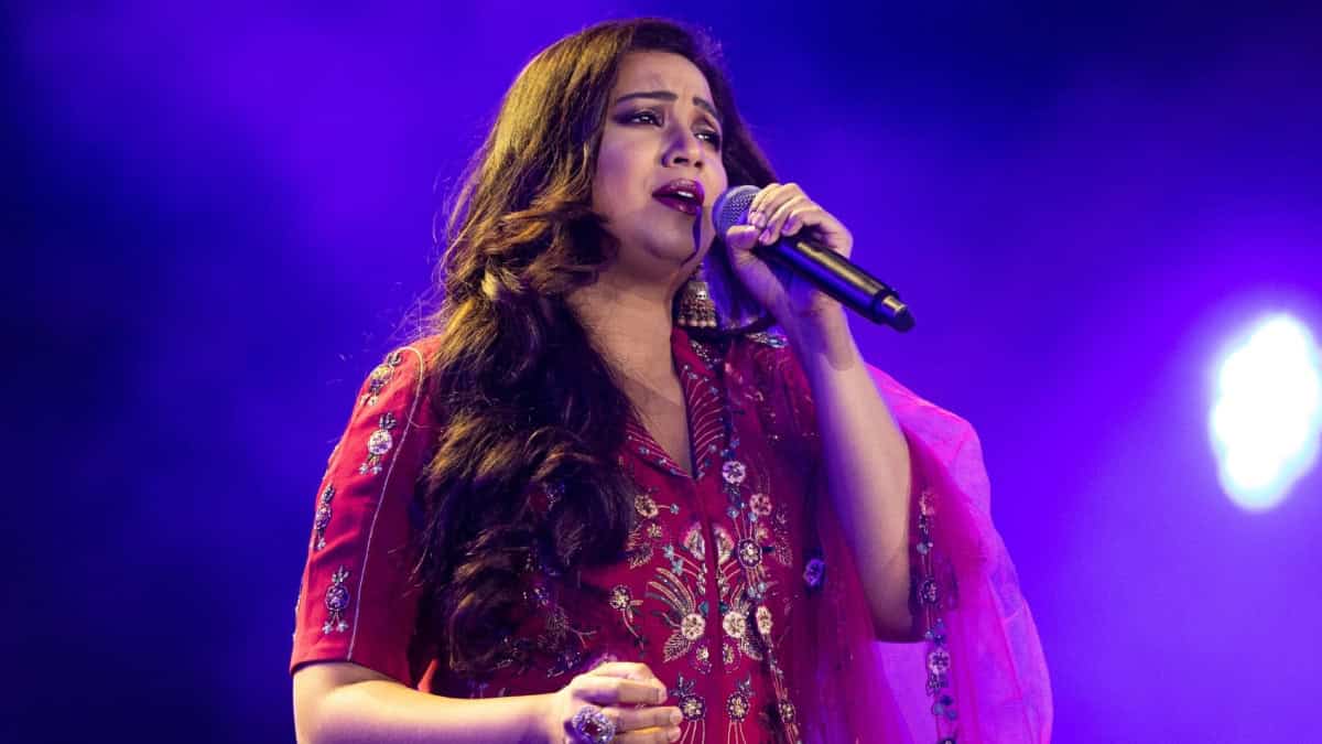 Dazzling Shreya Ghoshal Net Worth, Age, Height, Bio, Career, Income, and Family in 2025