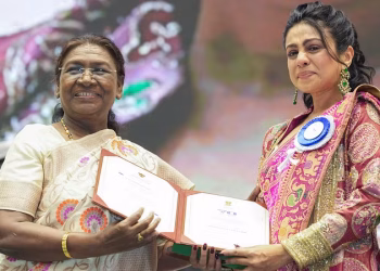 Manasi Parekh Wins Best Actress National Award, Breaks Down in Tears at the Ceremony