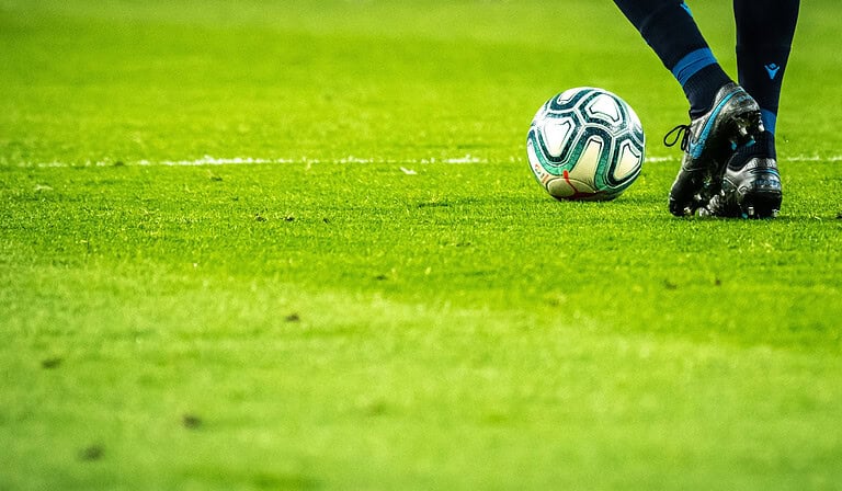 Apa resiko bermain sepak bola?