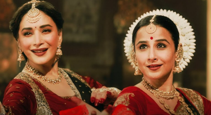 image 369 Ami Je Tomar 3.0: Madhuri Dixit and Vidya Balan Shine in Royal Dance-Off Ahead of Bhool Bhulaiyaa 3 Release