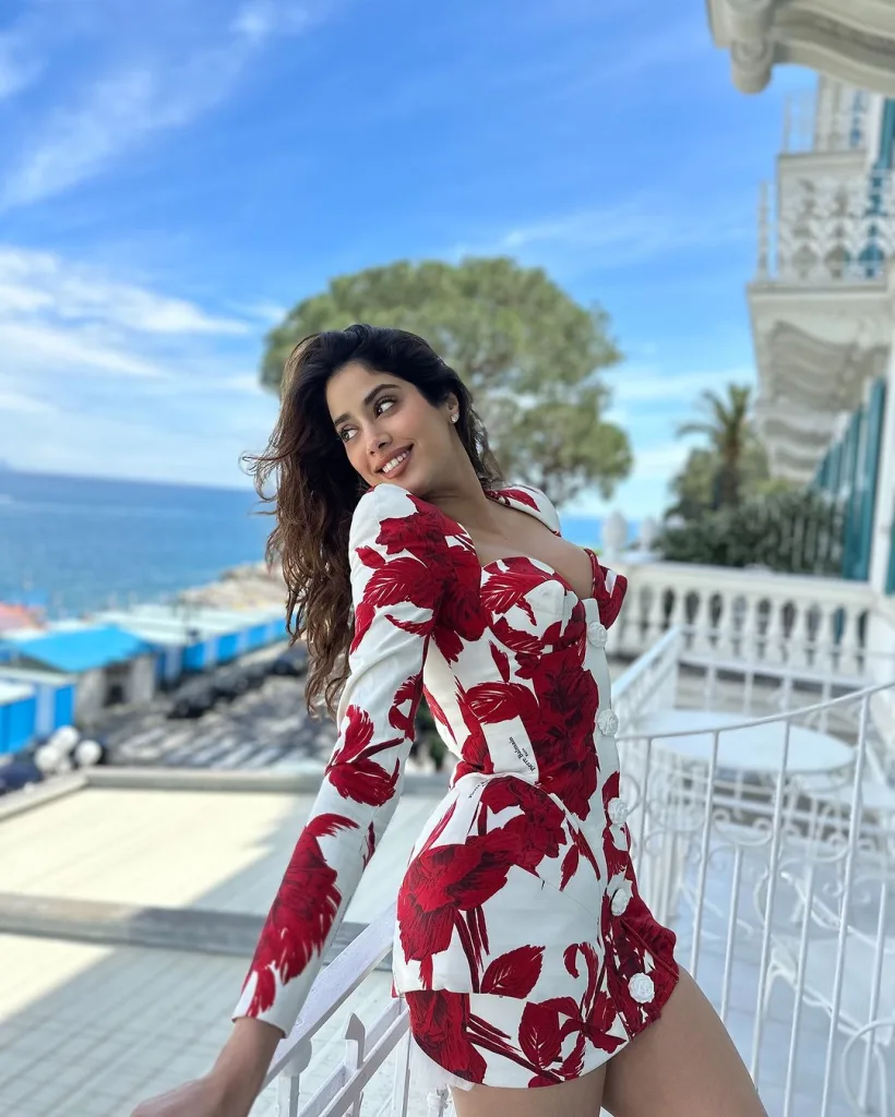 The Best Janhvi Kapoor Hot Images to Adore as of 2024