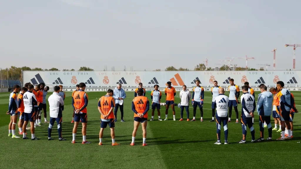 A minutes silence was held before training in memory of those who lost their lives as a result of the storm Valencia vs Real Madrid La Liga Clash Postponed Amid Storm-Triggered Emergency in Valencia Region