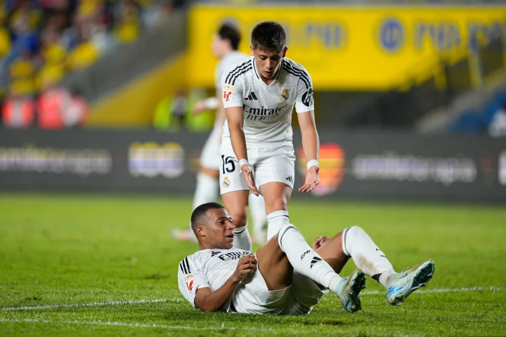 Arda Guler and Kylian Mbappe Real Madrid's Vinicius Jr Ruled Out for 4 Weeks: Set to Miss Pivotal Liverpool Clash