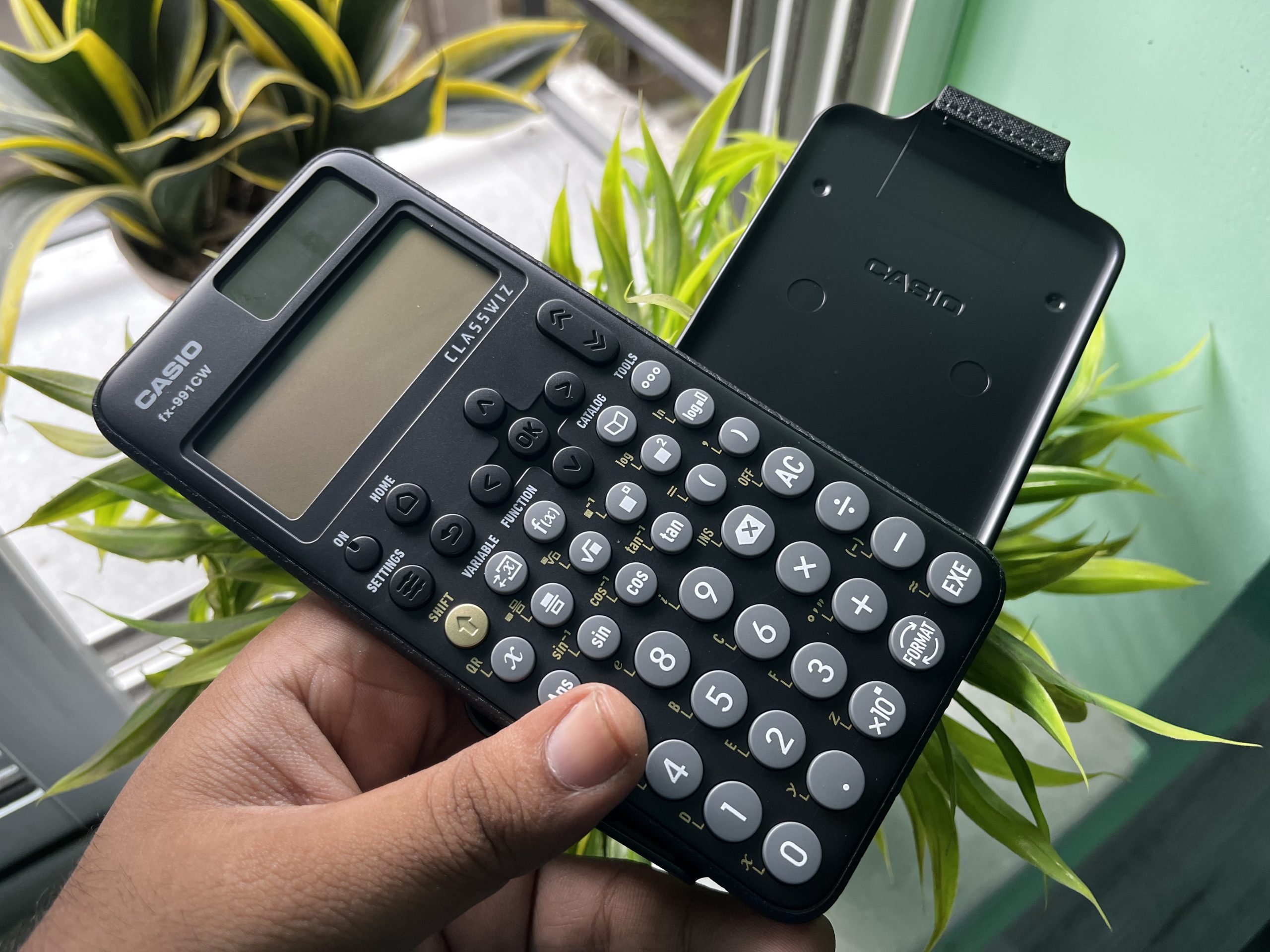 Casio FX-991CW Review: Why it is the best New Age Scientific Calculator?