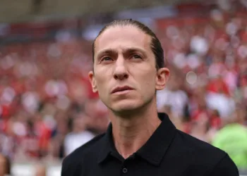 Filipe Luis Secures First Managerial Trophy with Flamengo