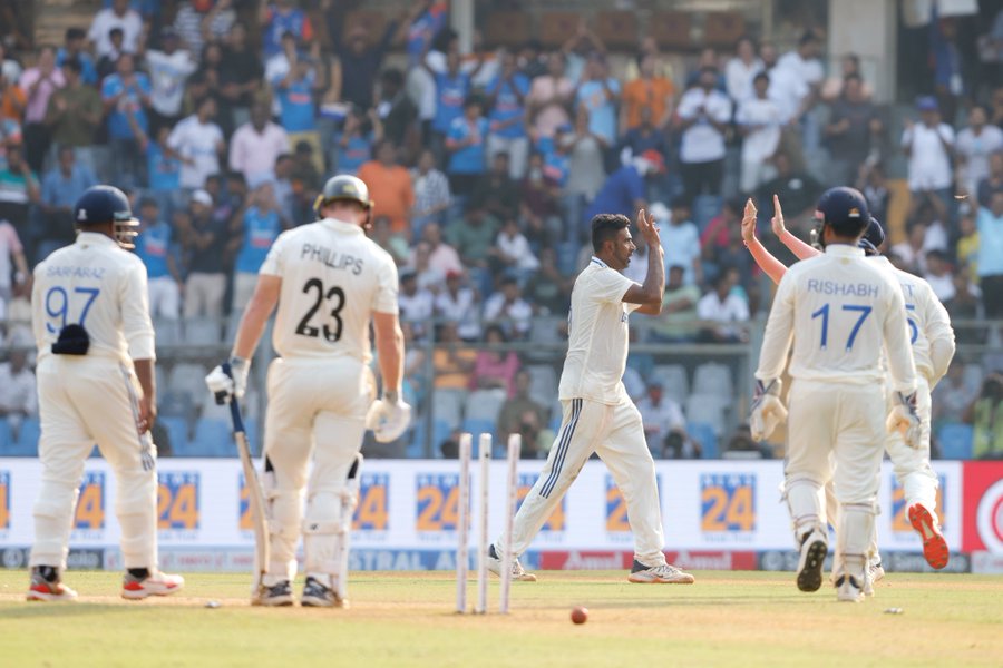 India vs New Zealand 3rd Test Day 2 8 India vs New Zealand 3rd Test Day 2: Ravindra Jadeja's Magic Puts India on the Brink of Victory as New Zealand Wobbles at 171/9