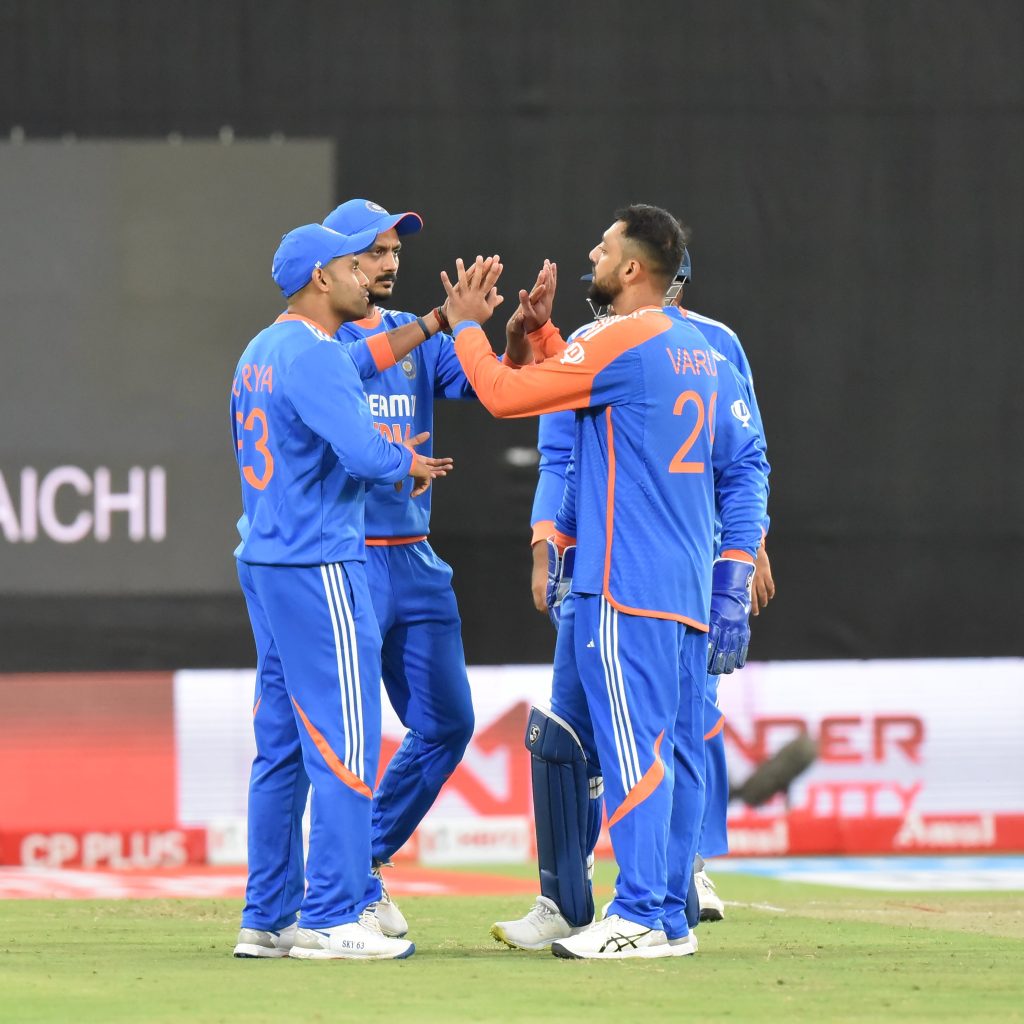 India vs South Africa 2nd T20I 6 India vs South Africa 2nd T20I: Stubbs, Coetzee Lead to 6 Wicket Win Despite Chakravarthy’s 5 Wicket Haul - India 124/6 Falls Short in 2nd T20I