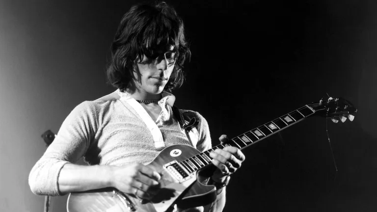 Jeff Beck’s Iconic Guitars and Gear to Be Auctioned at Christie’s in 2024