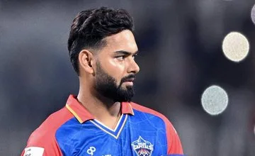 Rishabh Pant2 Rishabh Pant Hints Rift with DC Before IPL 2025 Auction