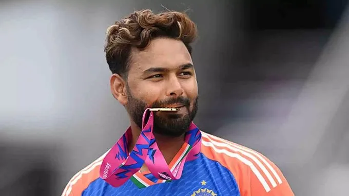 Rishabh Pant5 Rishabh Pant Hints Rift with DC Before IPL 2025 Auction