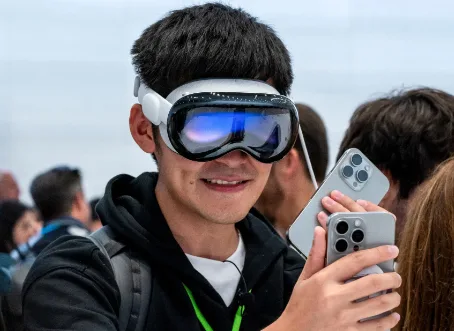 image 919 Apple’s $25B Headset Dream Depends on Affordable AR Glasses