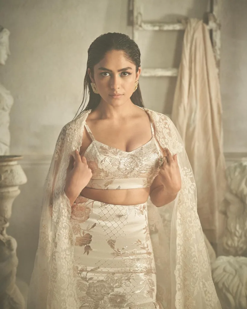 mrunal thakur